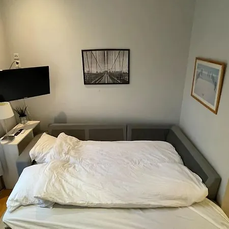 Super Central, 2 Min From Station, 1-4pers *